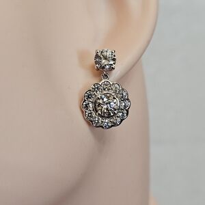 Gorgeous Genuine Swavorki Crystal Earrings Sterling Silver Platinum Finish New